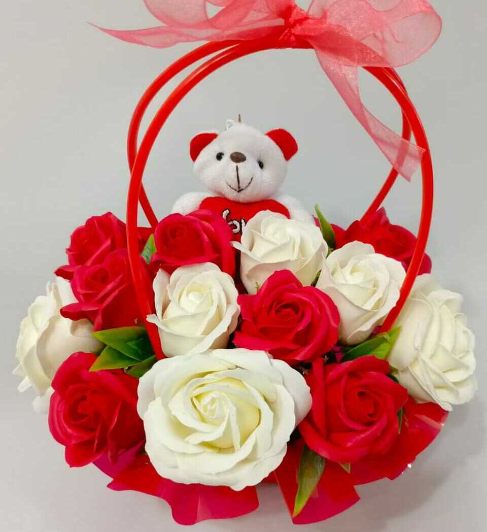 Композия из мыльных роз в сумочке